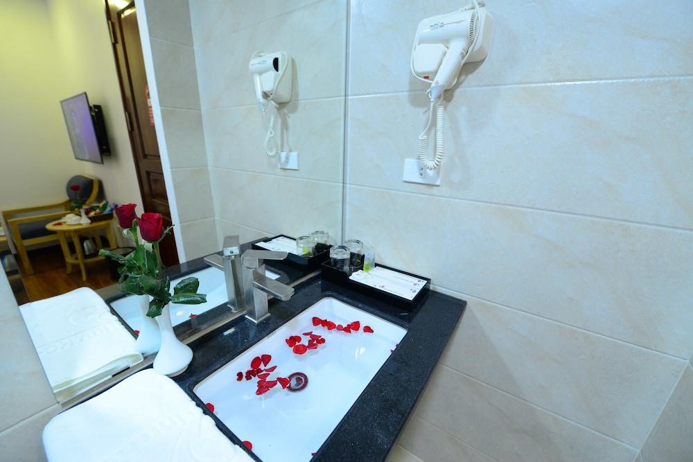 Blue Hanoi Inn Luxury Hotel Екстериор снимка