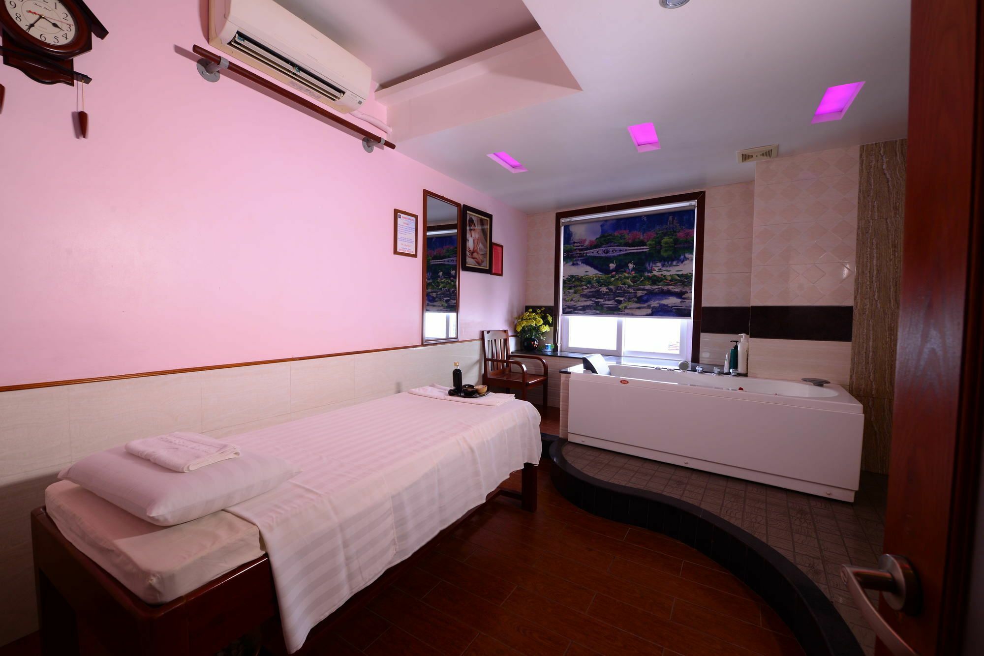 Blue Hanoi Inn Luxury Hotel Екстериор снимка