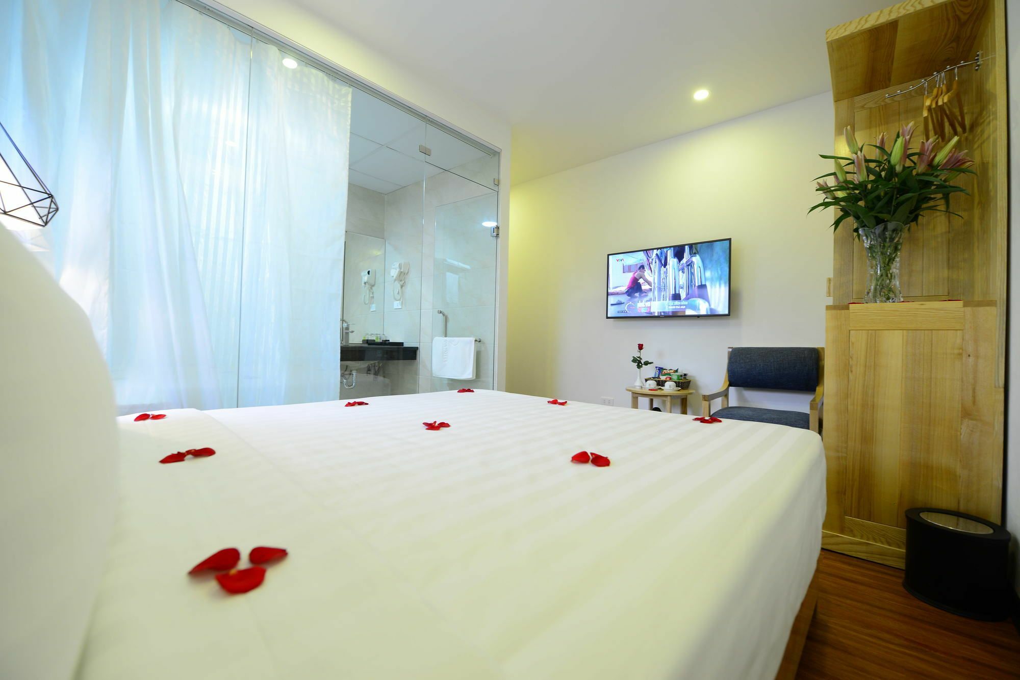 Blue Hanoi Inn Luxury Hotel Екстериор снимка